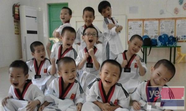 怀化尚武跆拳道幼儿班,不一样的体验.4岁以上入学