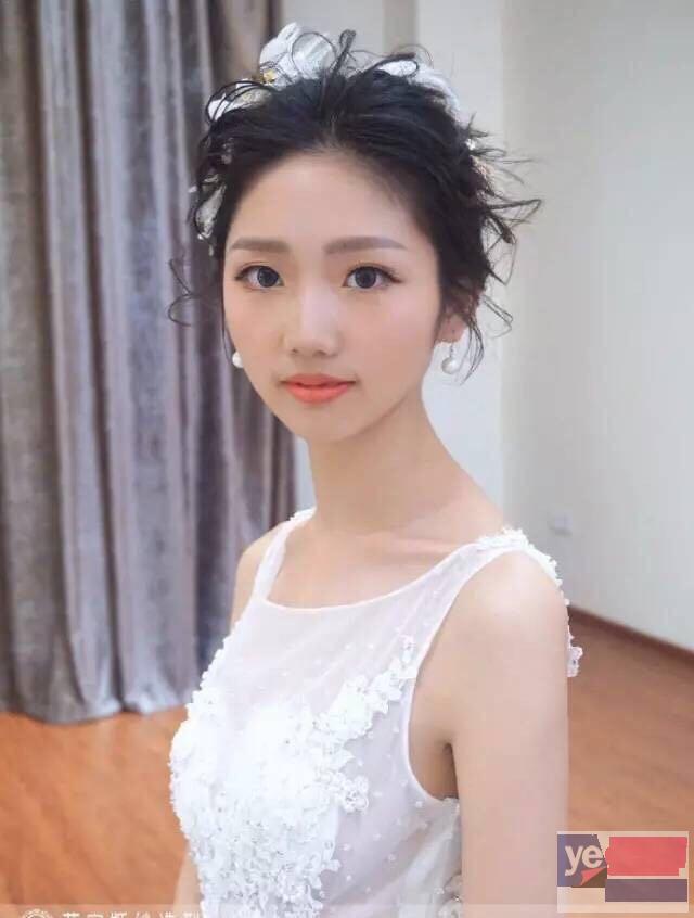 淮南专业新娘化妆跟妆 舞台生活妆 租售各式新款婚纱