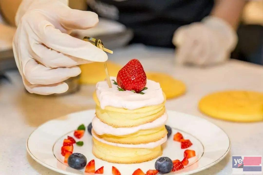 贵阳烘焙面包培训 生日蛋糕 裱花制作 翻糖蛋糕 甜品培训
