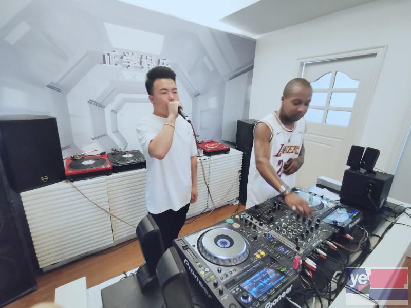 蚌埠DJ MC培训机构 来正学娱乐DJ培训基地