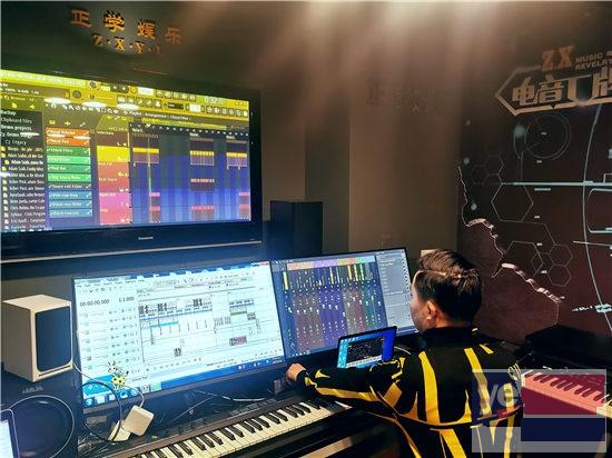 黄山DJ电音舞曲制作学校 专业正学娱乐 DJ打碟培训