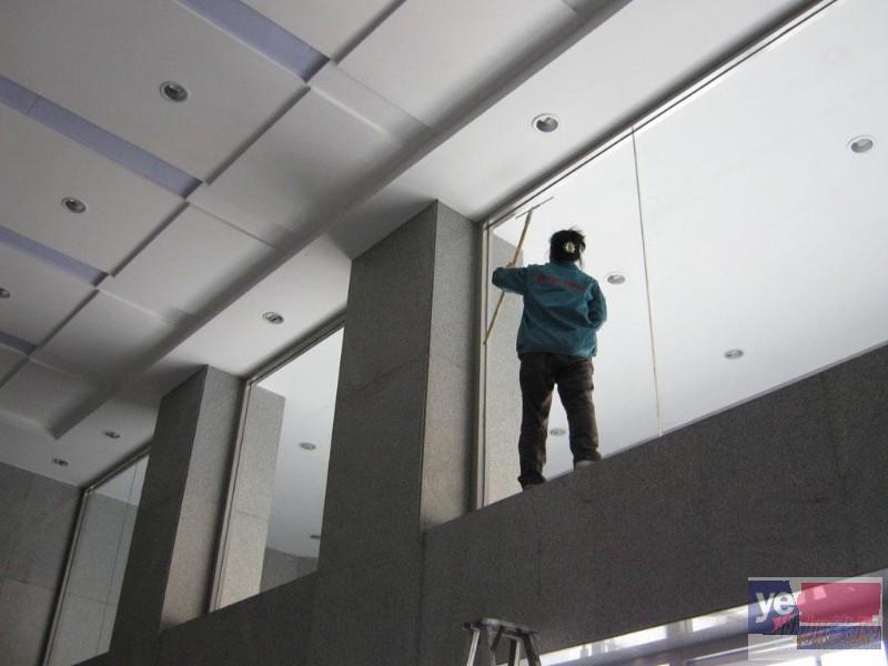 东营垦利承接高空玻璃外墙清洗高效细致，服务到位