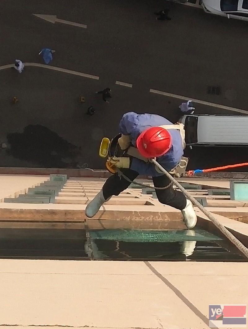 鹤岗工农承接高空玻璃外墙清洗24小时全天服务