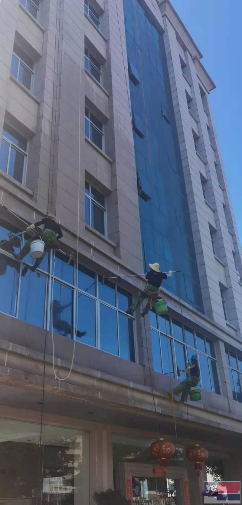 日喀则昂仁正规公司高空玻璃外墙清洗服务电话