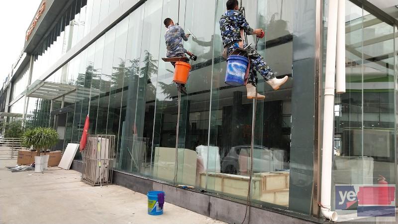 镇江润州专业高空玻璃外墙清洗24小时全天服务