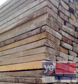 青岛平度杉木杆 竹跳板 垫木 木模板批发公司