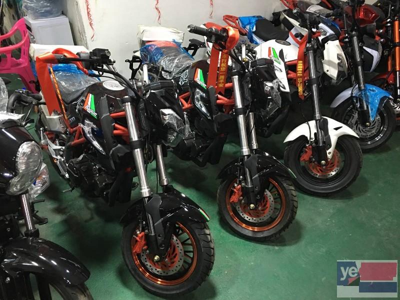 里有二手摩托车卖 深圳分店 款式多 质量保证