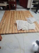 8成新实木床1.8*2.2米 自提 一百元